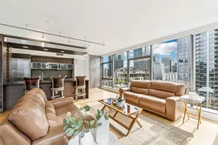 820 Blanchard St, Seattle, WA 98121 - Photo 6