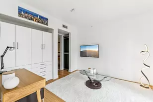 820 Blanchard St, Seattle, WA 98121 - Photo 12