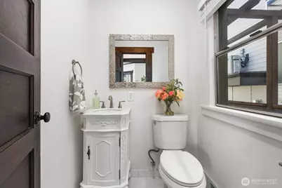 1043 S Cloverdale Street, Seattle, WA 98108 - Photo 10