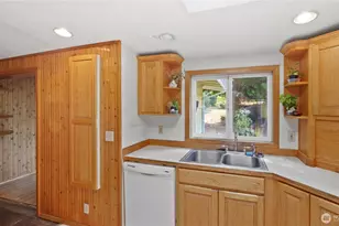 8232 184th St SW, Edmonds, WA 98026 - Photo 14