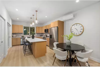 13321 3rd Avenue NE #B, Seattle, WA 98125 - Photo 12