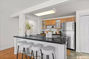 3700 W 25th Pl, Seattle, WA 98199 - Photo 16