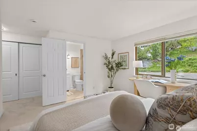 3700 W 25th Place #201, Seattle, WA 98199 - Photo 22
