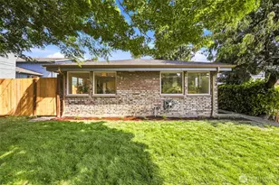 7050 21st Ave NE, Seattle, WA 98115 - Photo 2