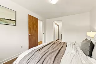 7050 21st Ave NE, Seattle, WA 98115 - Photo 16