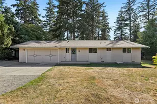241 MacKenzie Dr, Camano Island, WA 98282 - Photo 2