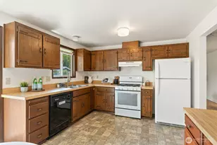 3801 37th Dr, Anacortes, WA 98221 - Photo 10
