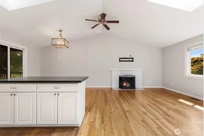 12450 169th Ave SE, Renton, WA 98059 - Photo 2