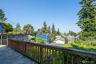 927 Jersey Street, Bellingham, WA 98225 - Photo 2