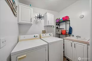 10517 Matthews Way, Anderson Island, WA 98303 - Photo 36