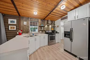 10517 Matthews Way, Anderson Island, WA 98303 - Photo 20