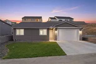 1987 N May Ct, East Wenatchee, WA 98802 - Photo 1