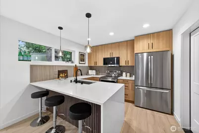 8510 15th Avenue NE, Seattle, WA 98115 - Photo 1
