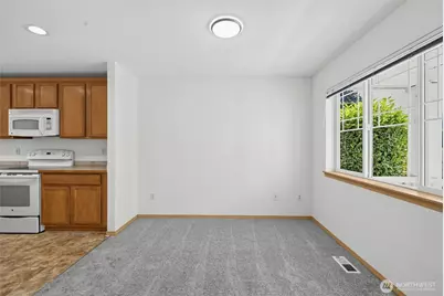 10129 19th Avenue S, Tacoma, WA 98444 - Photo 16