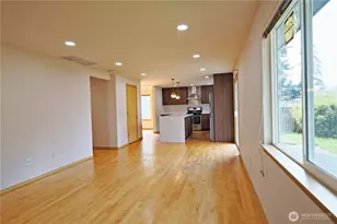 4006 NE 18th St, Renton, WA 98056 - Photo 18