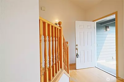 4006 NE 18th Street, Renton, WA 98056 - Photo 2