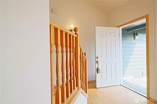4006 NE 18th St, Renton, WA 98056 - Photo 2