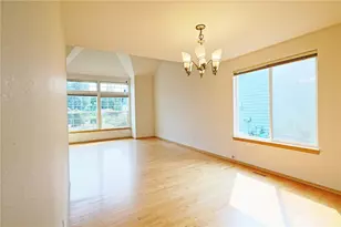 4006 NE 18th St, Renton, WA 98056 - Photo 10