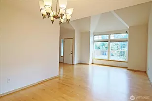 4006 NE 18th St, Renton, WA 98056 - Photo 8