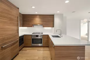 583 Battery St, Seattle, WA 98121 - Photo 4