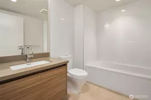 583 Battery St, Seattle, WA 98121 - Photo 16