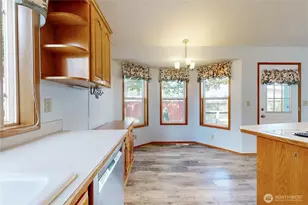 809 SE Tamarack St, College Place, WA 99324 - Photo 12