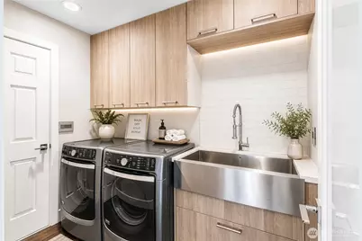 1748 Bellevue Way NE #1, Bellevue, WA 98004 - Photo 24