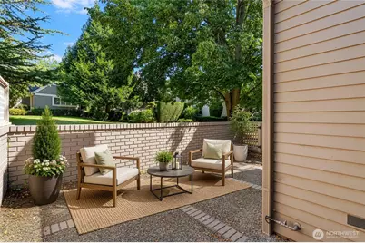 1748 Bellevue Way NE #1, Bellevue, WA 98004 - Photo 26