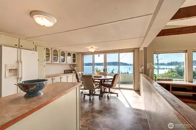 7610 Hermosa Beach Road, Tulalip, WA 98271 - Photo 8