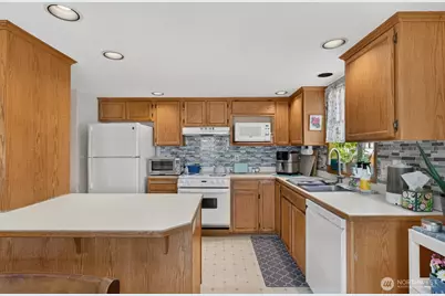 27215 Manor Place NW, Stanwood, WA 98292 - Photo 8