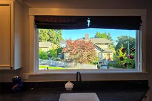 7652 East Green Lake Dr N, Seattle, WA 98103 - Photo 6