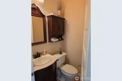 7652 E Green Lake Drive N, Seattle, WA 98103 - Photo 12
