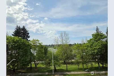 7652 E Green Lake Drive N, Seattle, WA 98103 - Photo 14