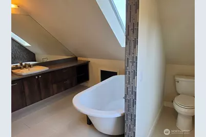 7652 E Green Lake Drive N, Seattle, WA 98103 - Photo 36
