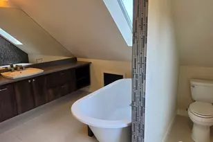 7652 East Green Lake Dr N, Seattle, WA 98103 - Photo 36