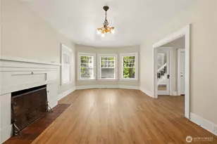 5262 15th Ave NE, Seattle, WA 98105 - Photo 4