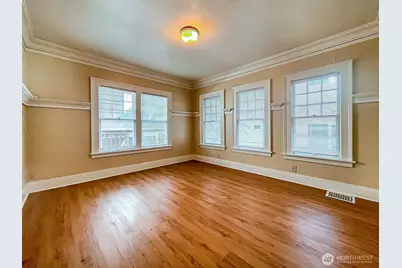 5262 15th Avenue NE, Seattle, WA 98105 - Photo 8