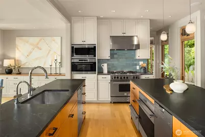 2481 Perkins Lane W, Seattle, WA 98199 - Photo 22