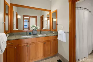 2481 Perkins Ln W, Seattle, WA 98199 - Photo 32