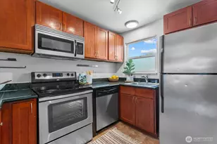 10925 SE 208th St, Kent, WA 98031 - Photo 10