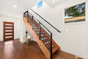 719 N 101st St, Seattle, WA 98133 - Photo 4
