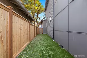 719 N 101st St, Seattle, WA 98133 - Photo 26