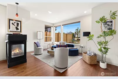 719 N 101st Street, Seattle, WA 98133 - Photo 2