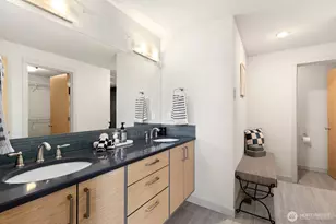 719 N 101st St, Seattle, WA 98133 - Photo 14