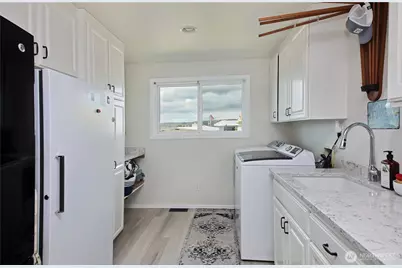 4104 Scatchet View Drive, Clinton, WA 98236 - Photo 24