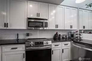 11415 S Lakeshore Rd, Chelan, WA 98816 - Photo 12