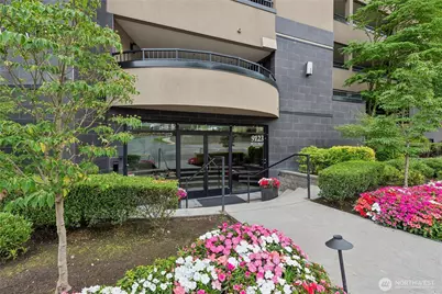 9123 NE Juanita Drive #205, Kirkland, WA 98034 - Photo 1