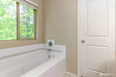 9506 10th Avenue E, Tacoma, WA 98445 - Photo 18