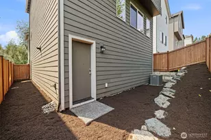 311 207th St SE, Bothell, WA 98012 - Photo 32