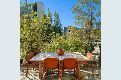 81 Vine Street #404, Seattle, WA 98121 - Photo 2
